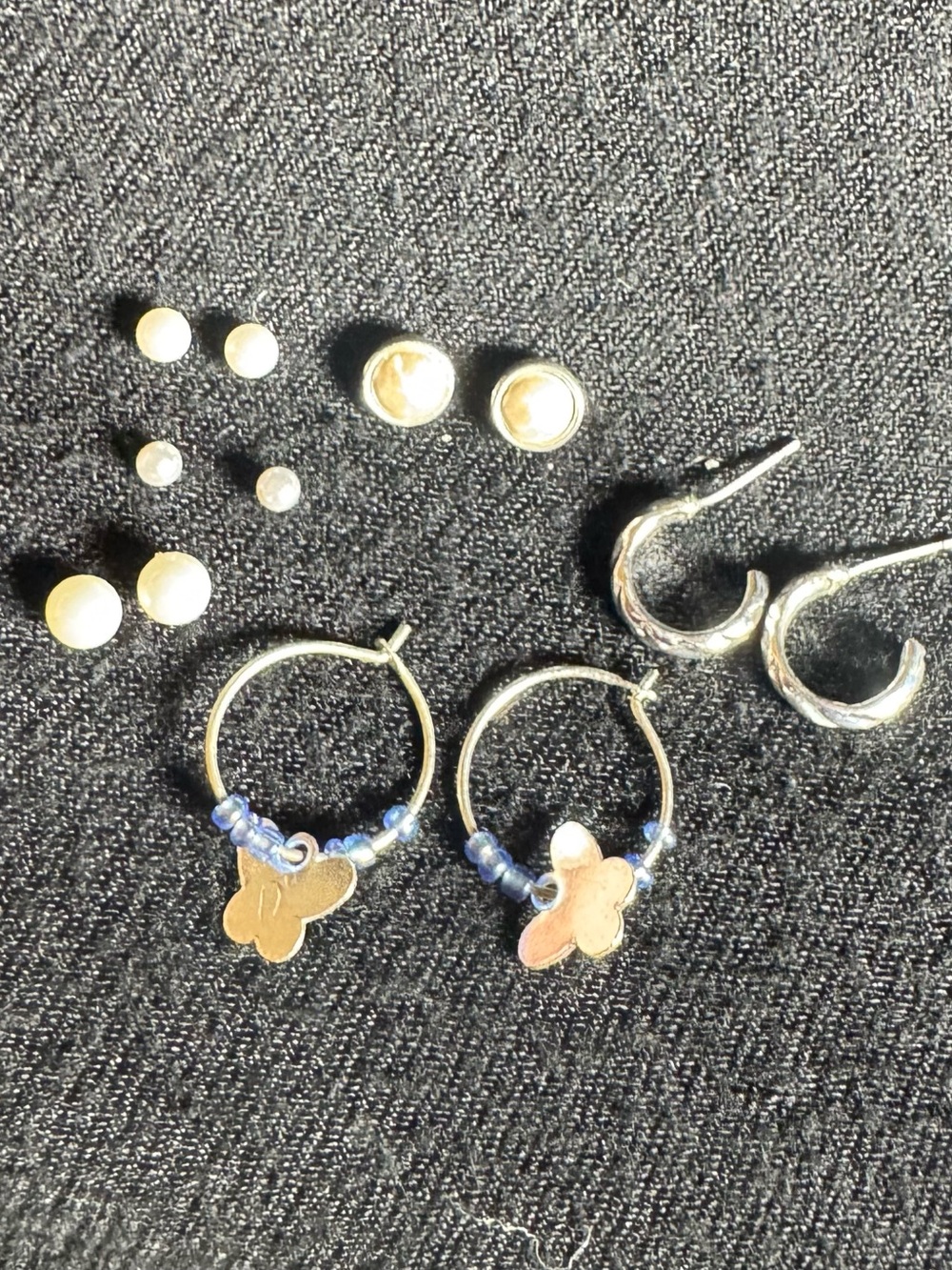 Lot of 6 pairs of pierced earrings- 4 pairs faux pearls and 2 pairs hoops